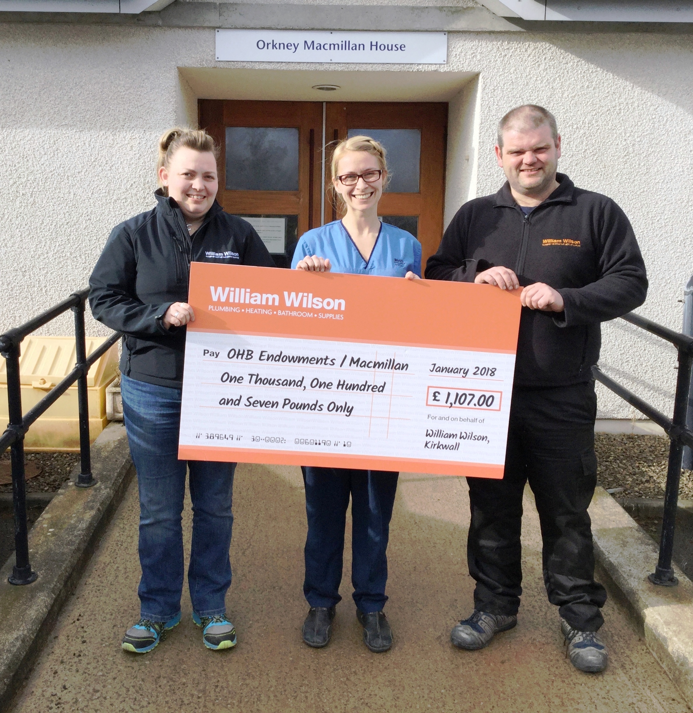Photo of macmillan cheque presentation 